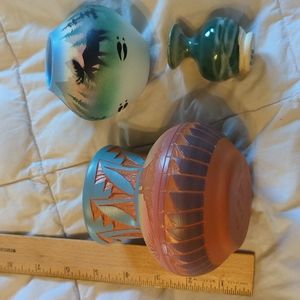 Western and Native American pottery (bundle of 3 items)